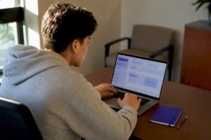 Student comparing degree requirement scenarios